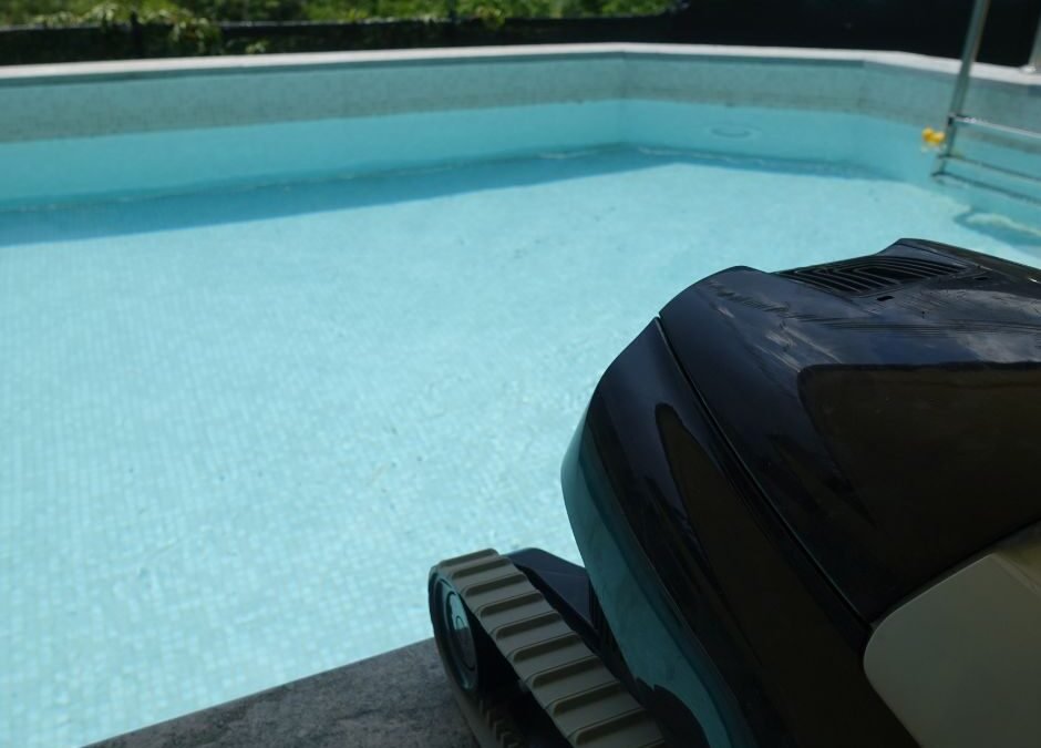 Come mantenere la piscina pulita più a lungo e con meno fatica